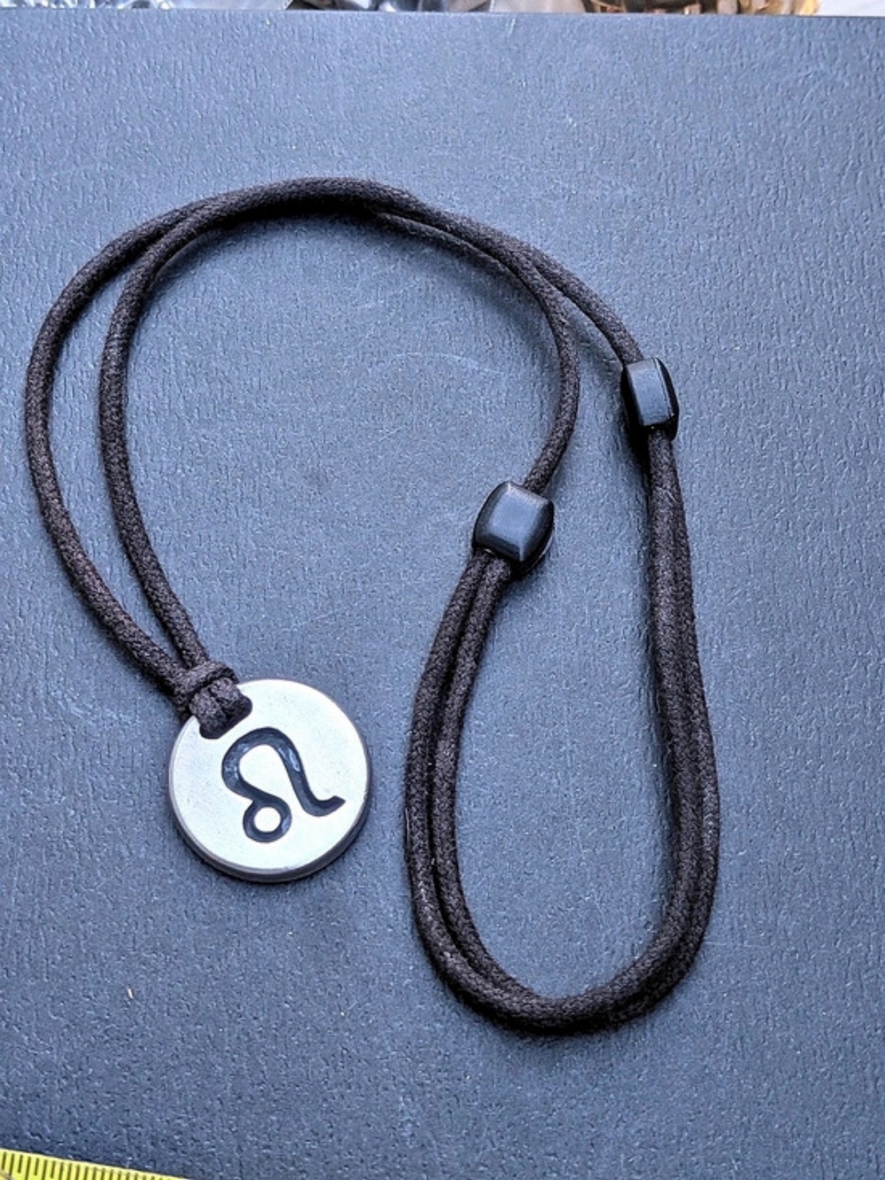 ✨ Vintage Leo Zodiac Pendant Cord Necklace - Hammered Texture ✨